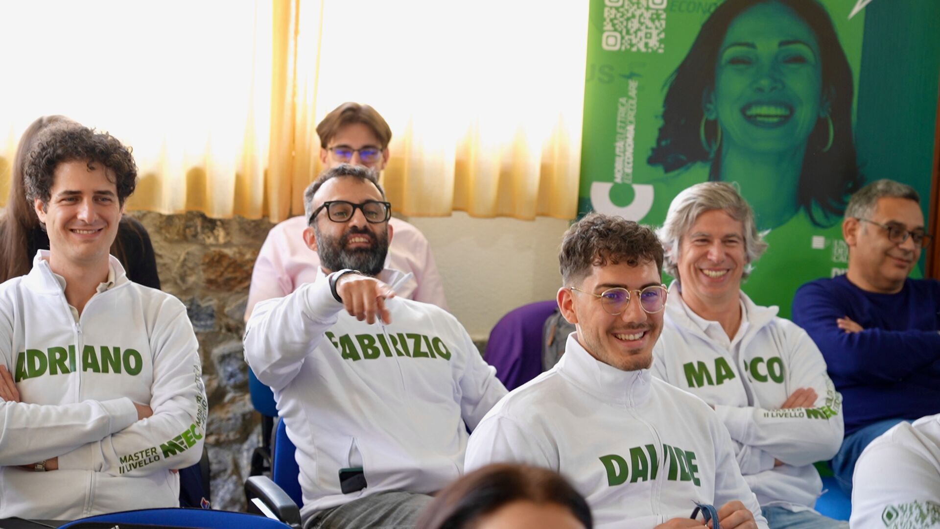 I corsisti del Master MEEC con le felpe personalizzate durante i Residential Days 2026 a San Nicola Arcella
