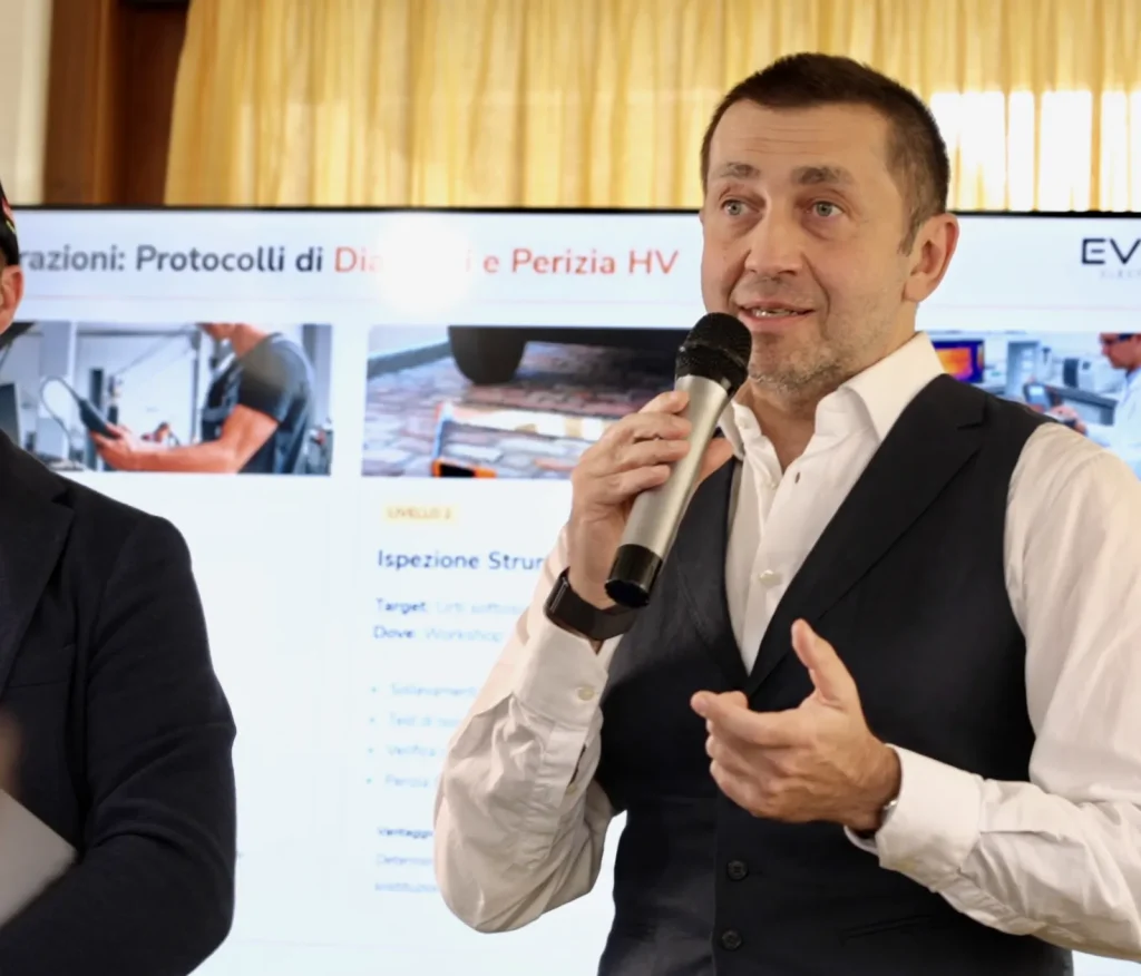 Un esperto del settore presenta ai corsisti del Master MEEC i protocolli di diagnosi e perizia dei sistemi ad alta tensione